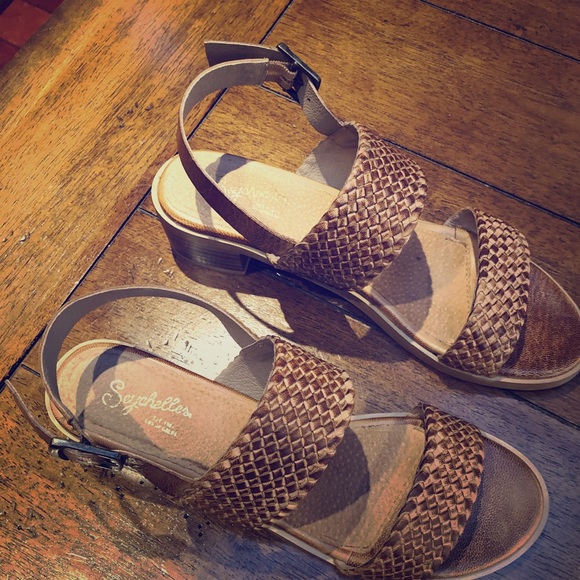 seychelles bring it back sandal